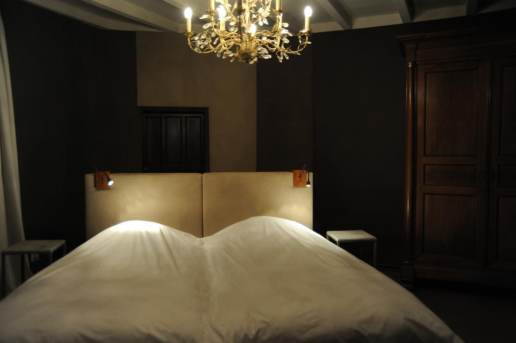 Chateau De Lerse Bed & Breakfast Perignac  Room photo